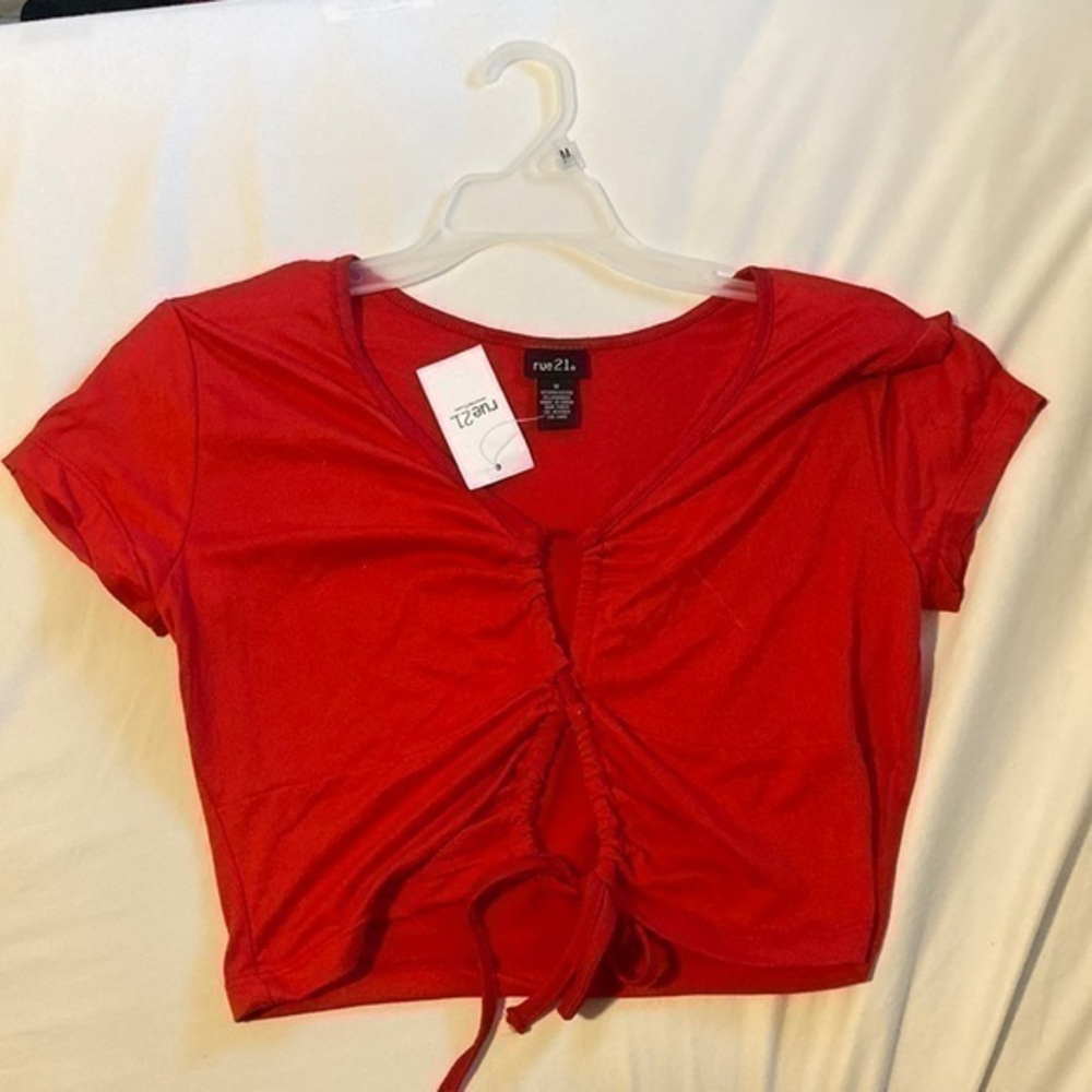 Rue 21 red tie crop top / size medium